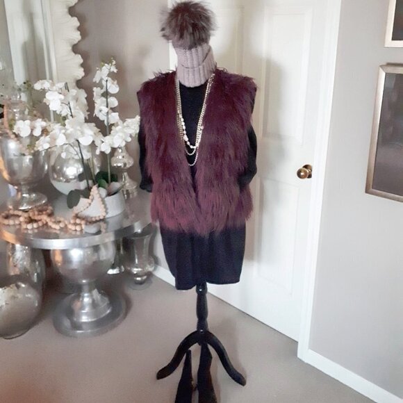 EUC Jacob wine berry purple faux fur vest Size M/L - Picture 1 of 5